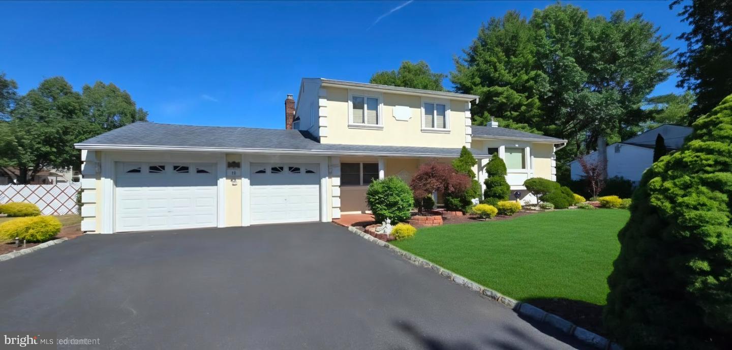13 Tuscarora Cir Property Photo 1