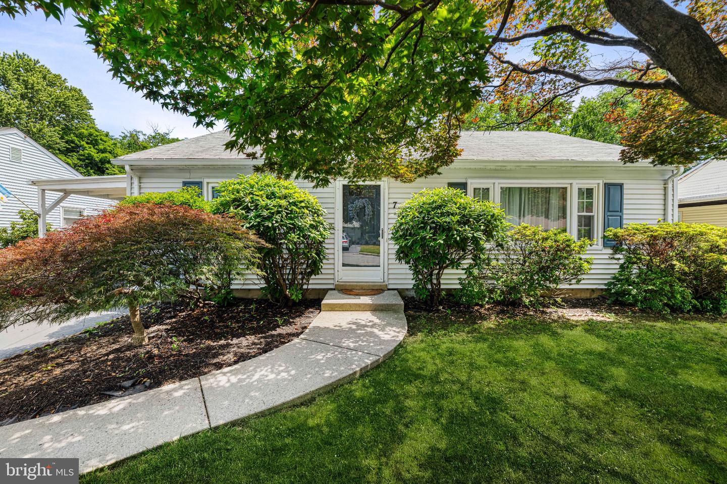 7 Pierrepont Ave Property Photo 1