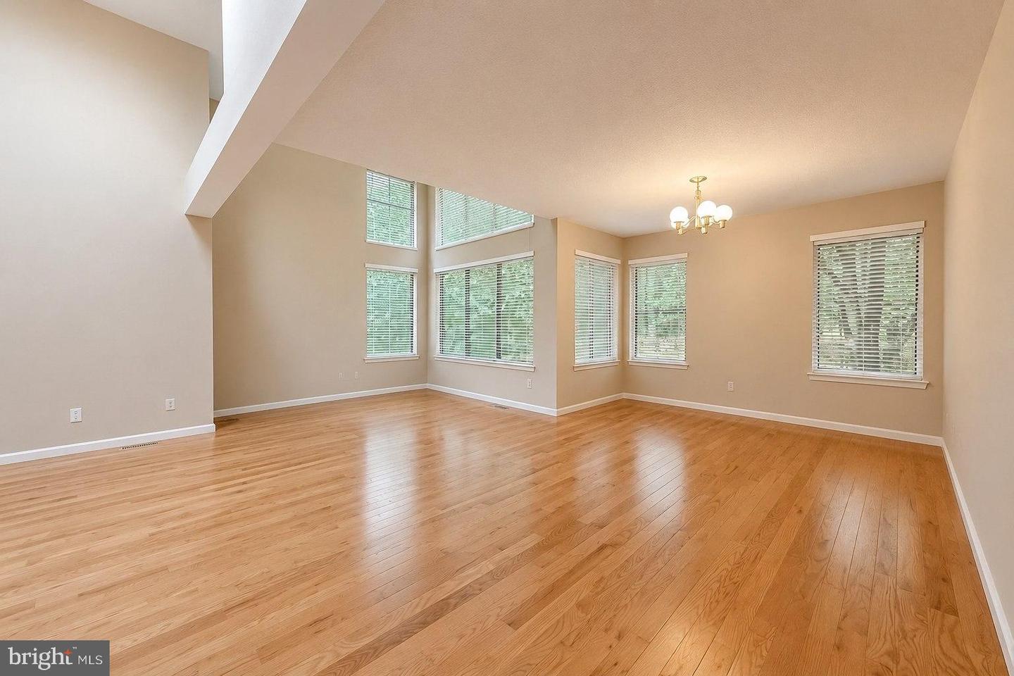 614 Sayre Drive Property Photo 7