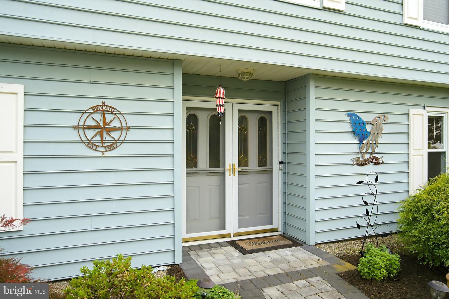 10 George Ave Property Photo 3