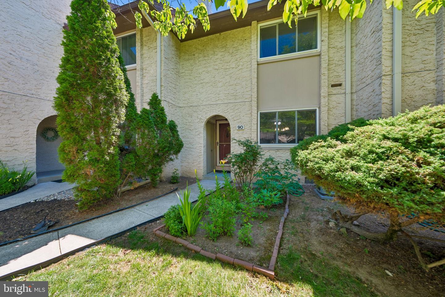 90 TENNYSON DRIVE Property Photo 1