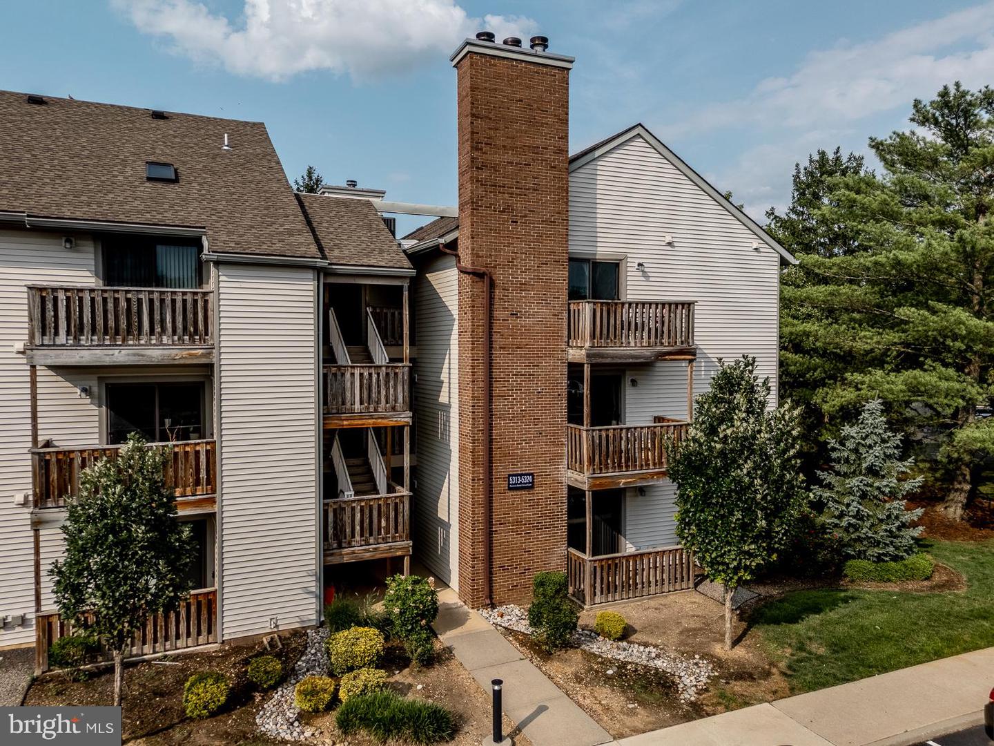 5320 Ravens Crest Dr Property Photo 1