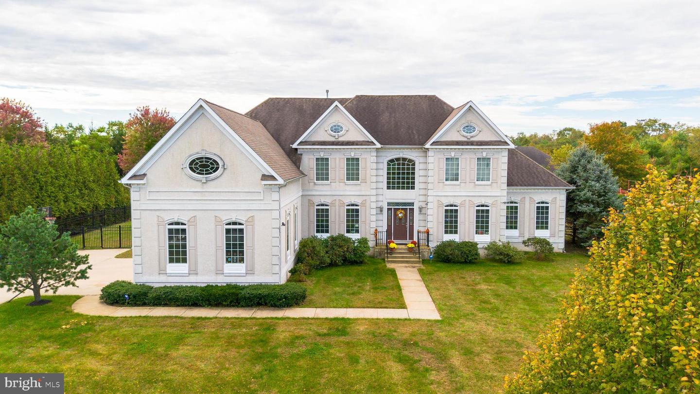 10 ANGELO CT