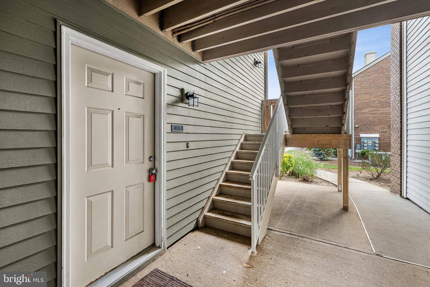 1907 Ravens Crest Drive Property Photo 6
