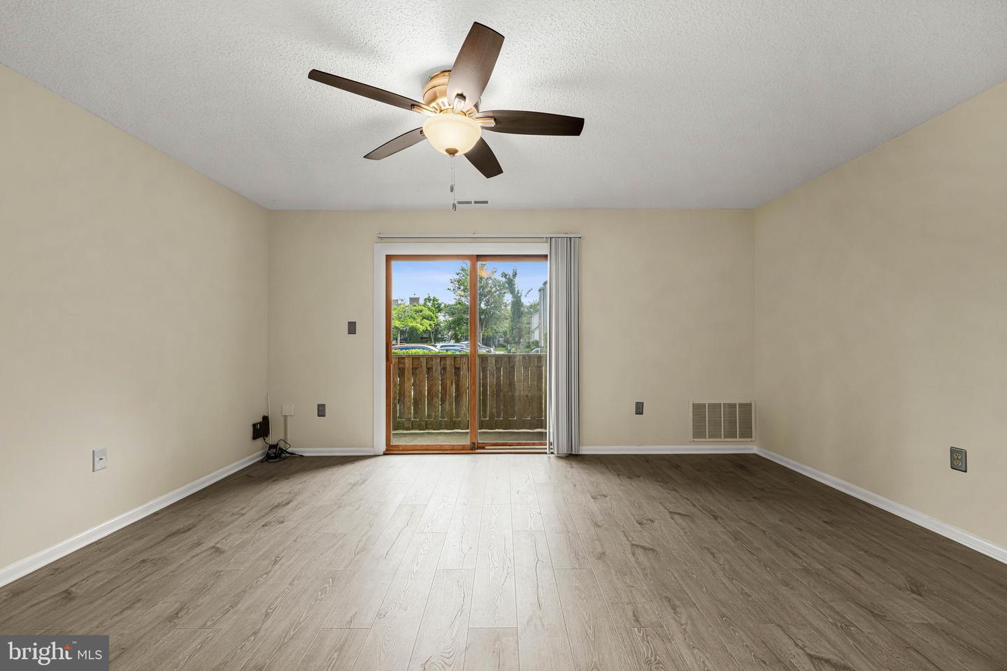 1907 Ravens Crest Drive Property Photo 9