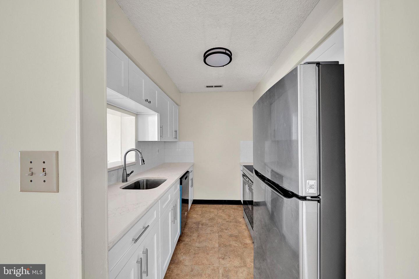 601 Ravens Crest Dr Property Photo 5