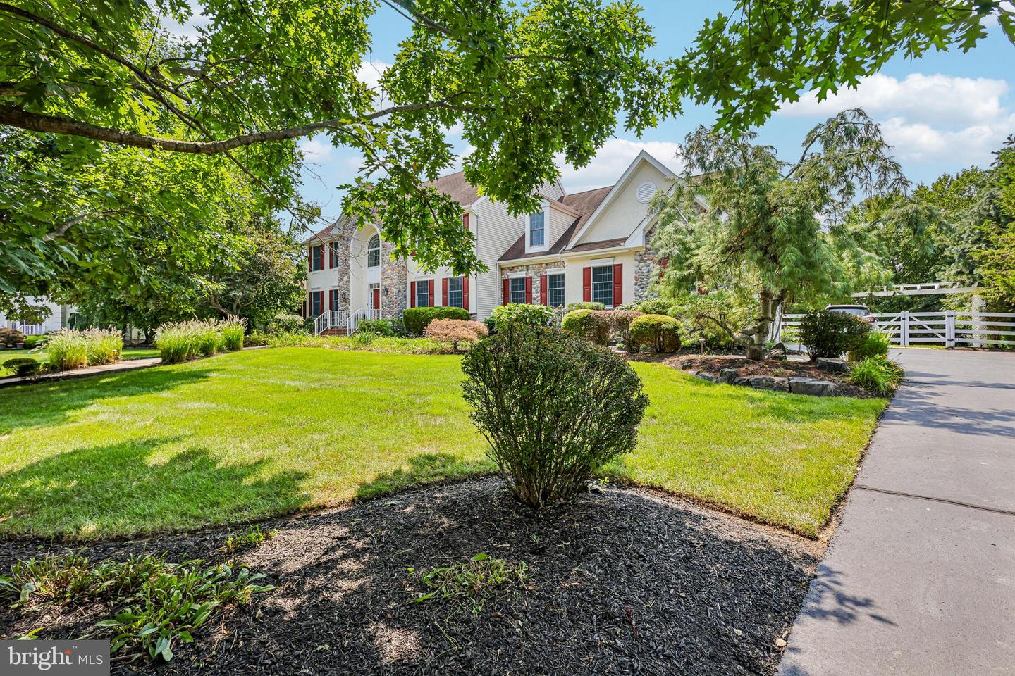 4 GOLDFINCH CT
