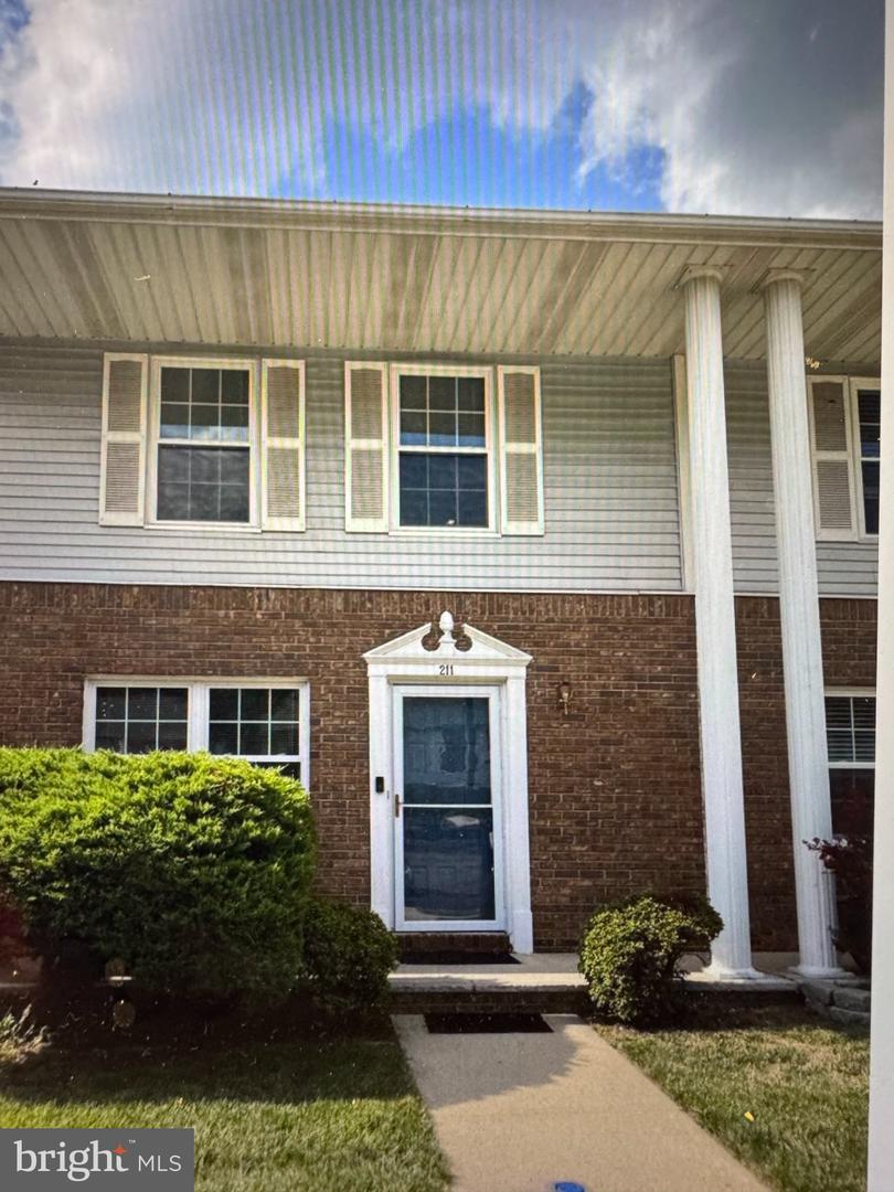 211 Gambocz Ct Property Photo 1
