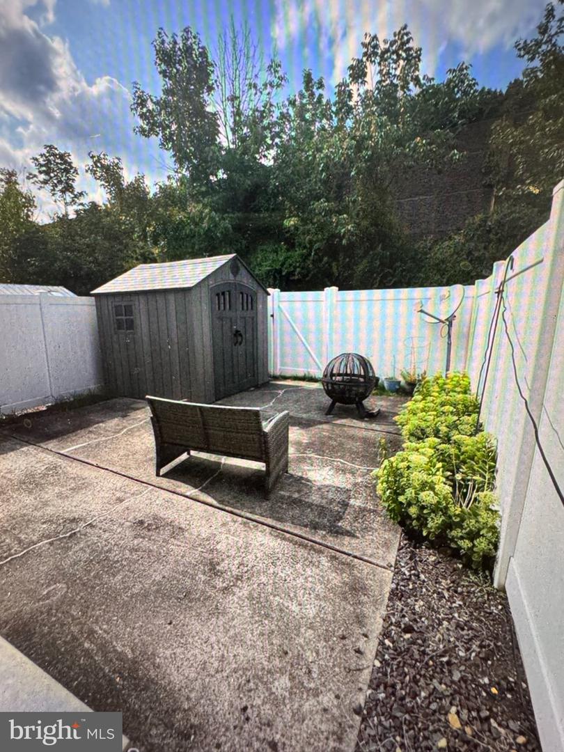 211 Gambocz Ct Property Photo 5