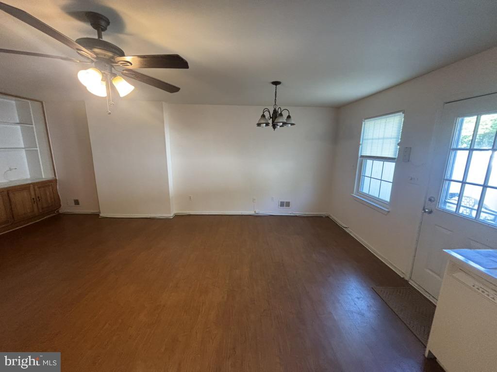 211 Gambocz Ct Property Photo 9