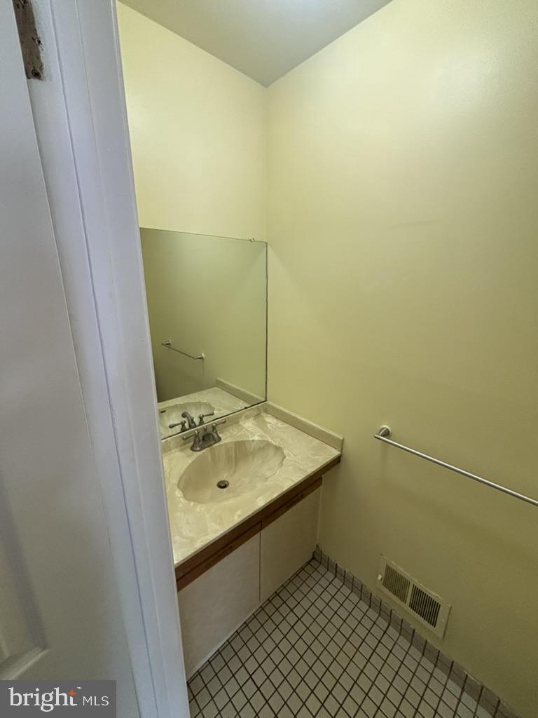211 Gambocz Ct Property Photo 10