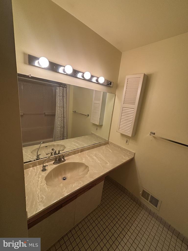 211 Gambocz Ct Property Photo 18