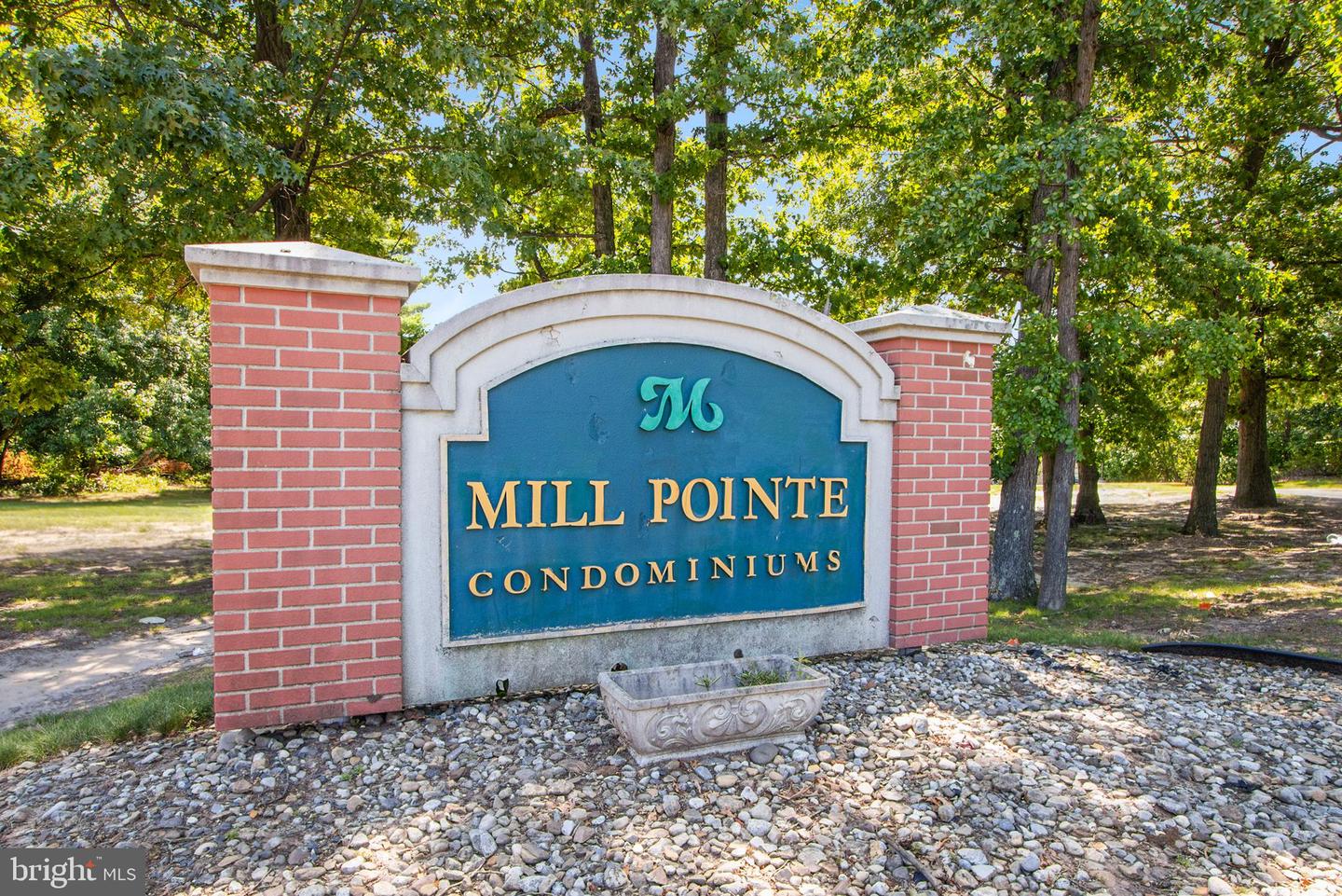 304 College Dr Property Photo 1