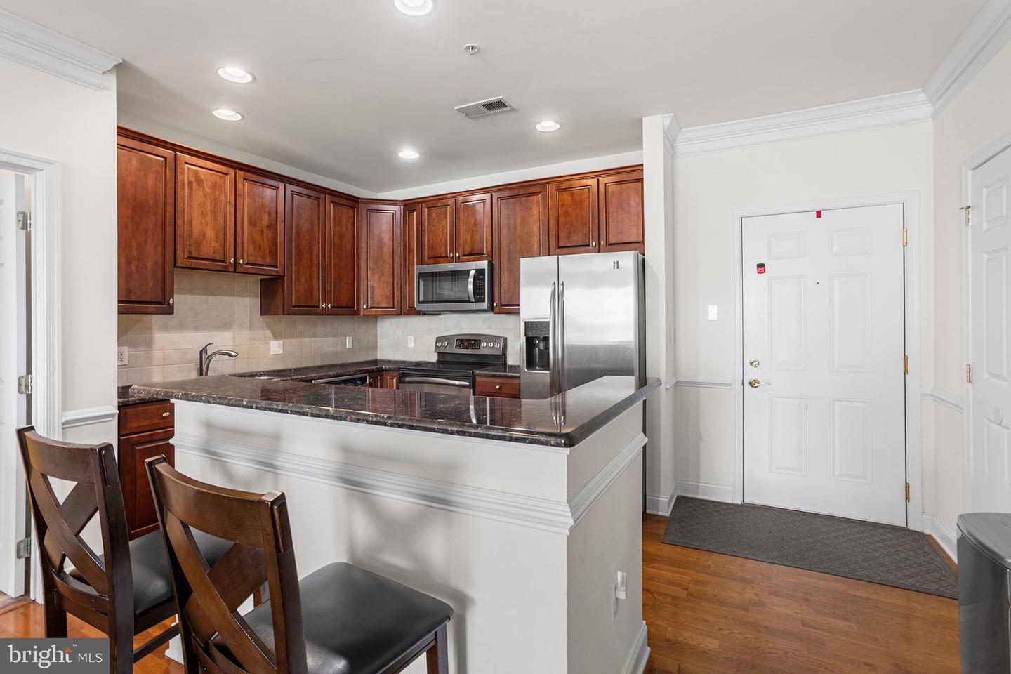 100 Middlesex Blvd #304 Property Photo 4