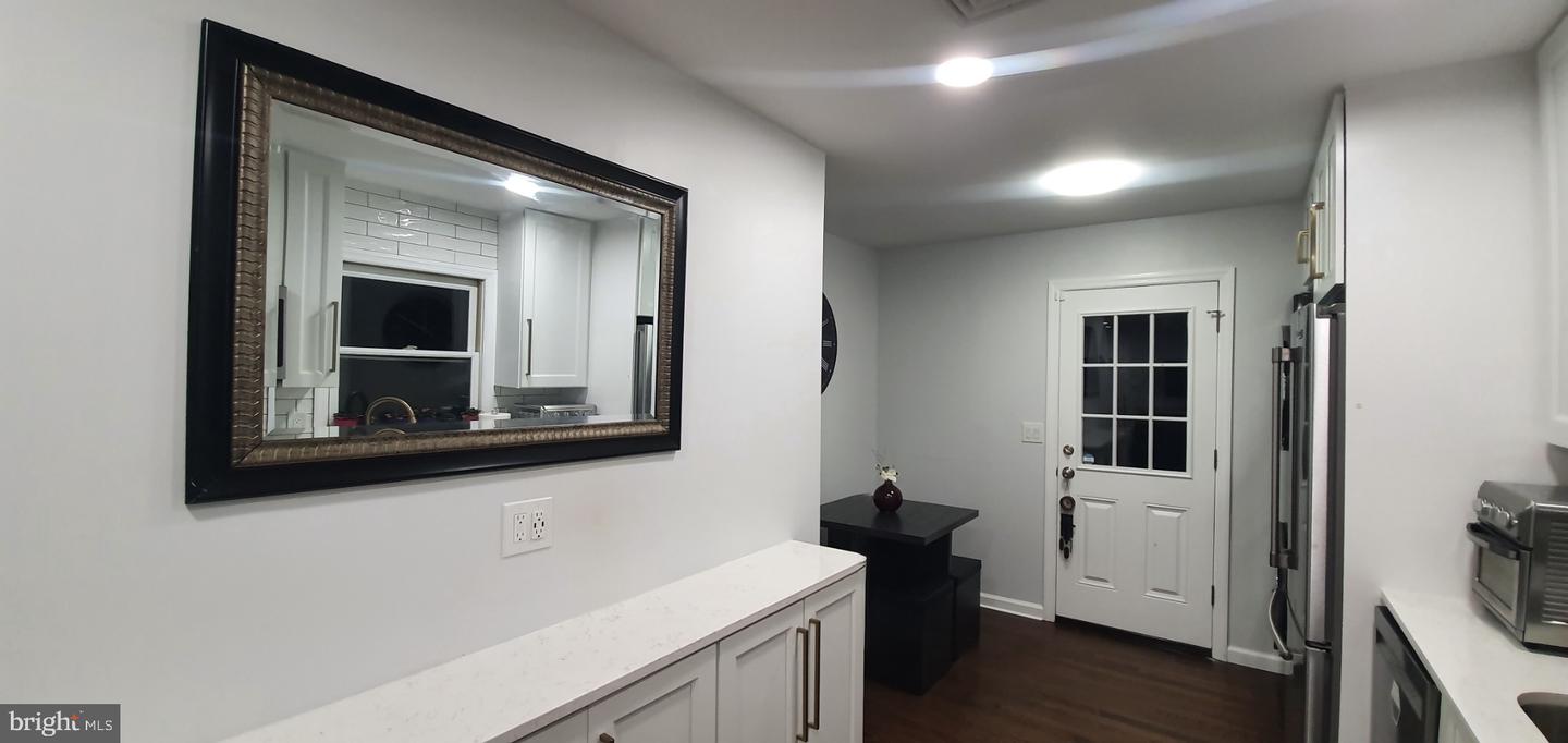 166 Lafayette St Property Photo 2