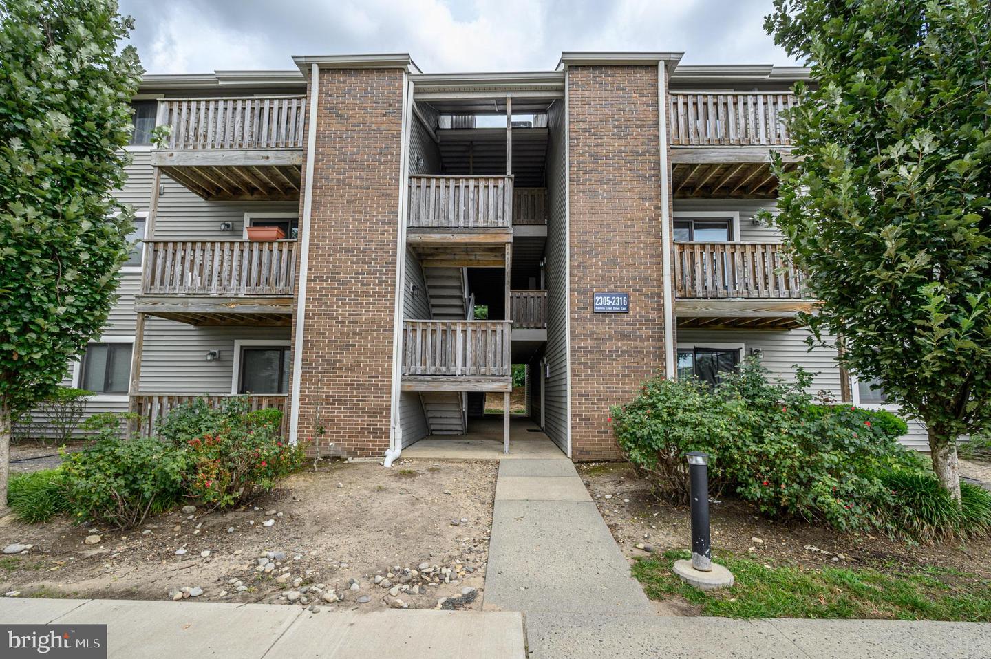 2316 RAVENS CREST DR
