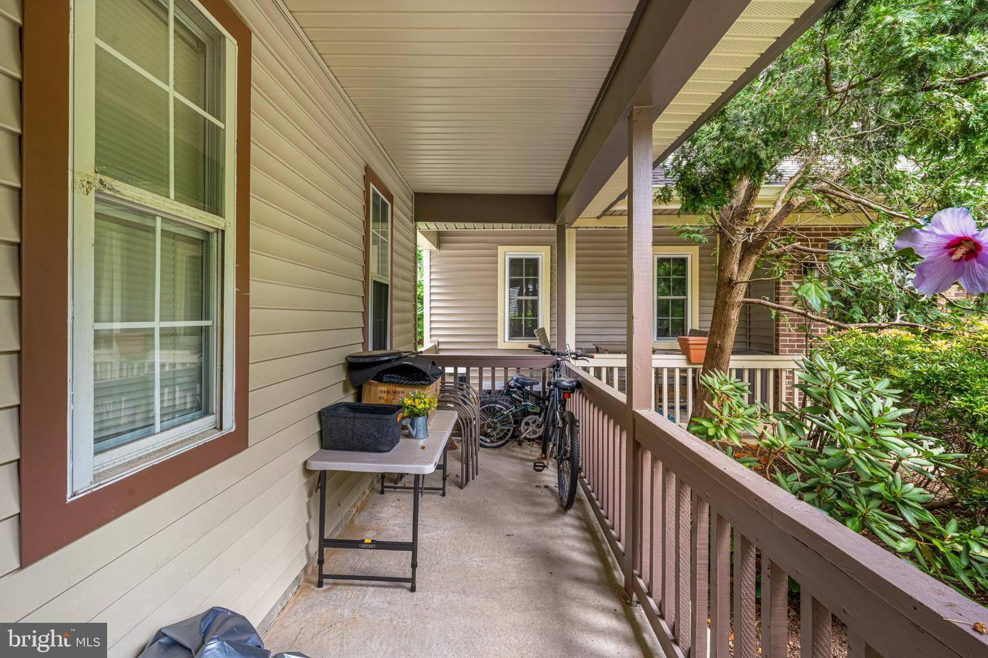 1212 Holly Ct Property Photo 4