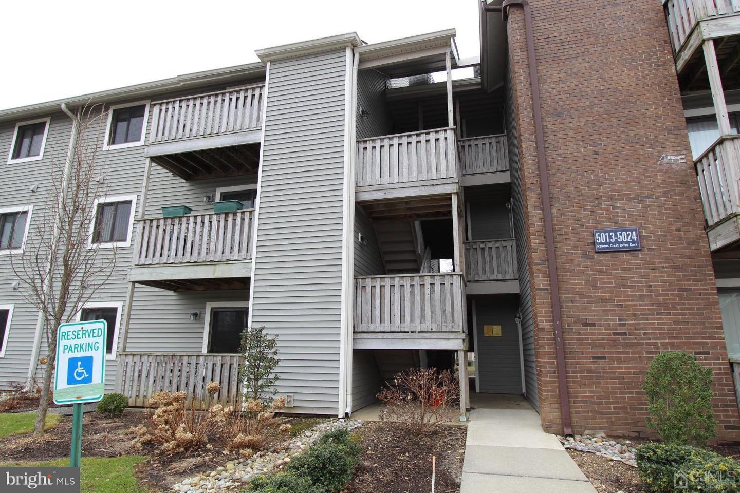 5015 Ravens Crest Dr Property Photo 1