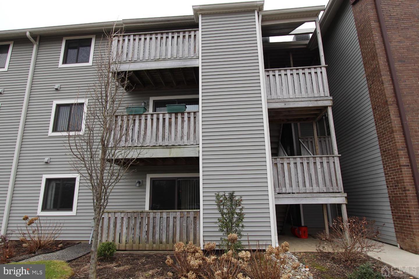 5015 Ravens Crest Dr Property Photo 2