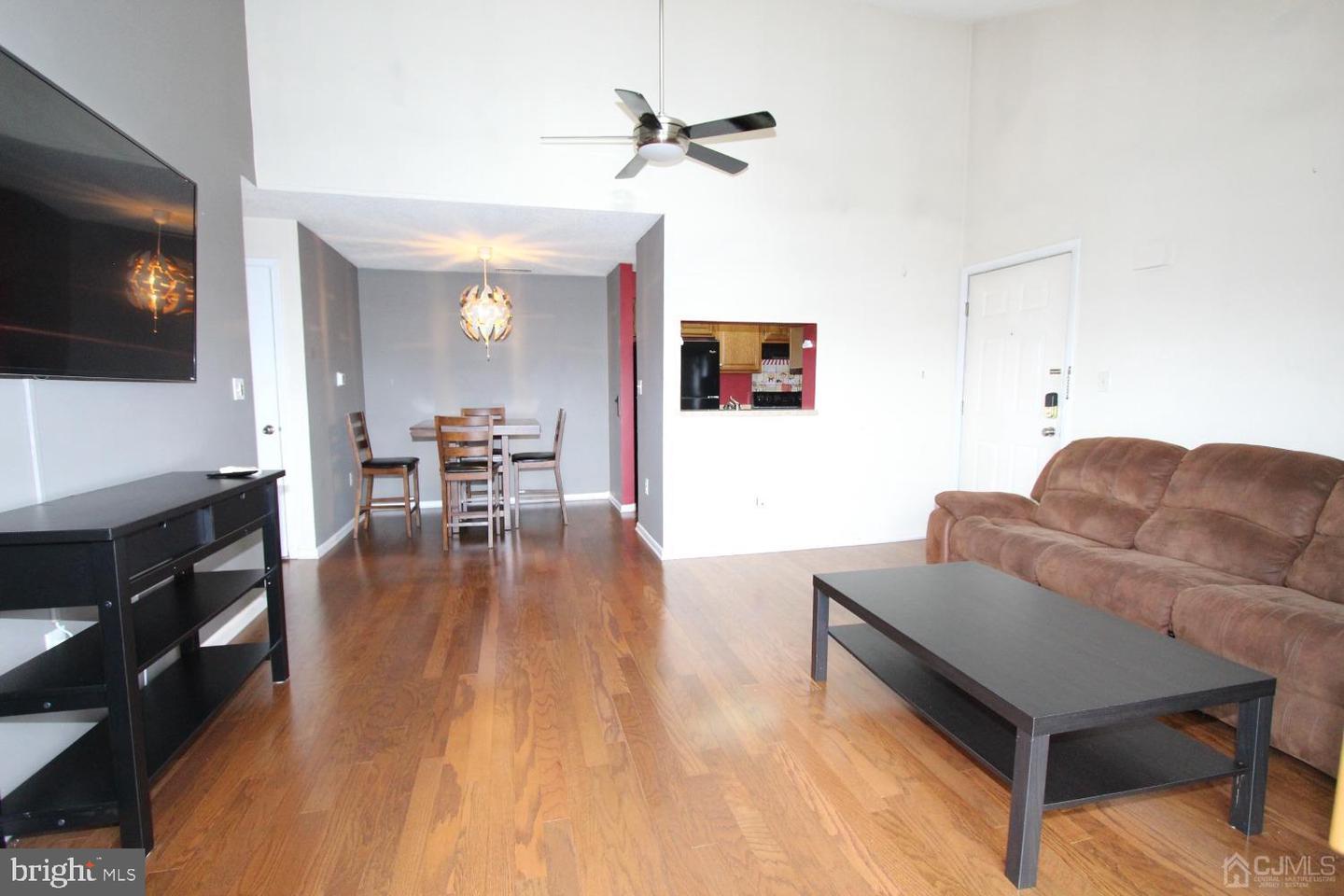 5015 Ravens Crest Dr Property Photo 8