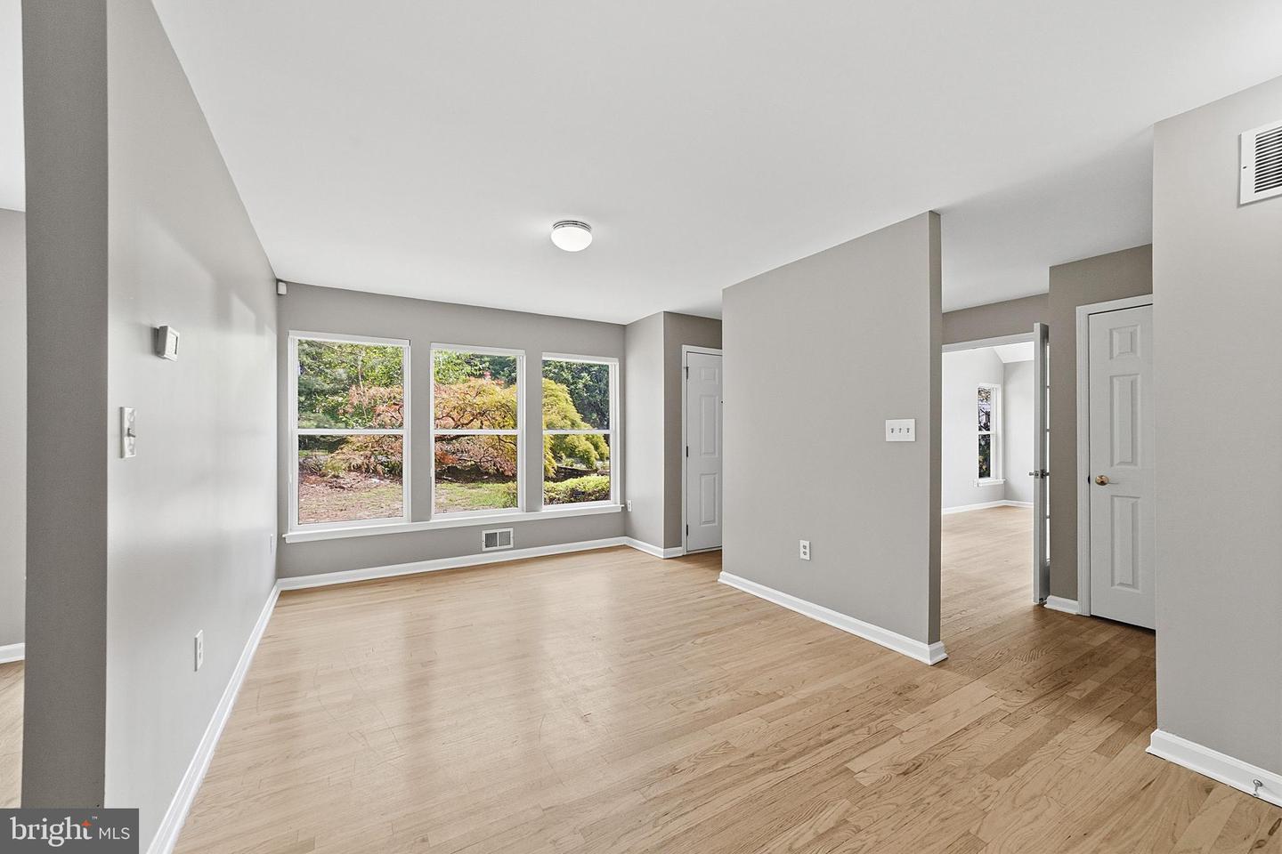 24 Parkside Dr Property Photo 3