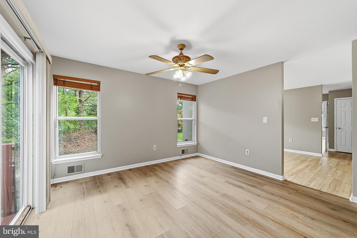 24 Parkside Dr Property Photo 10