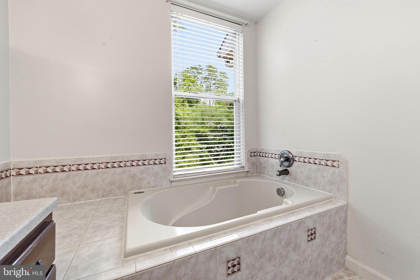 24 Parkside Dr Property Photo 15