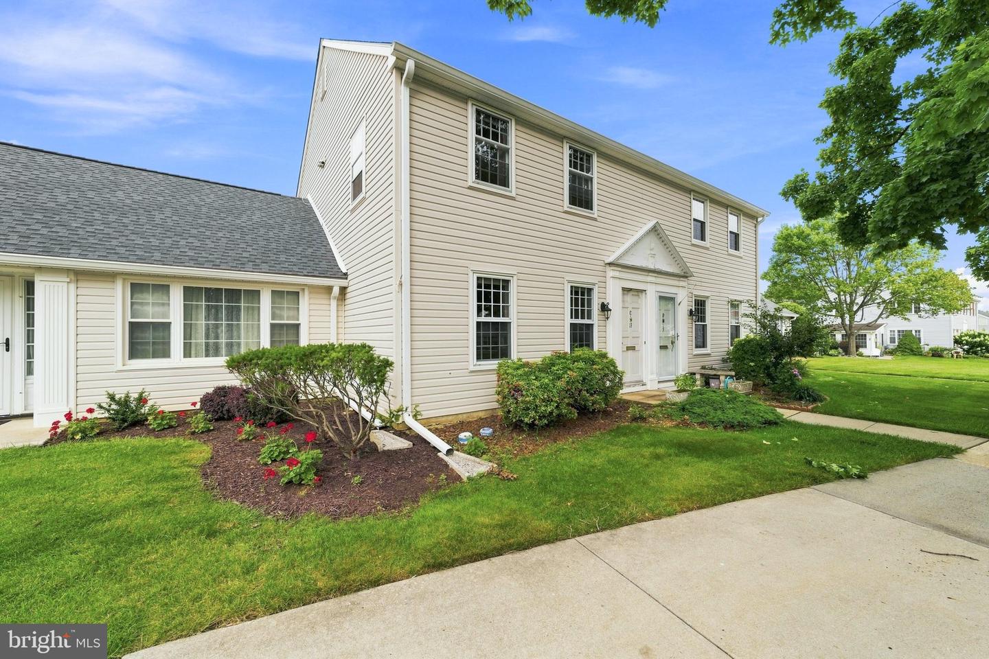 13 Sussex #c Property Photo 3