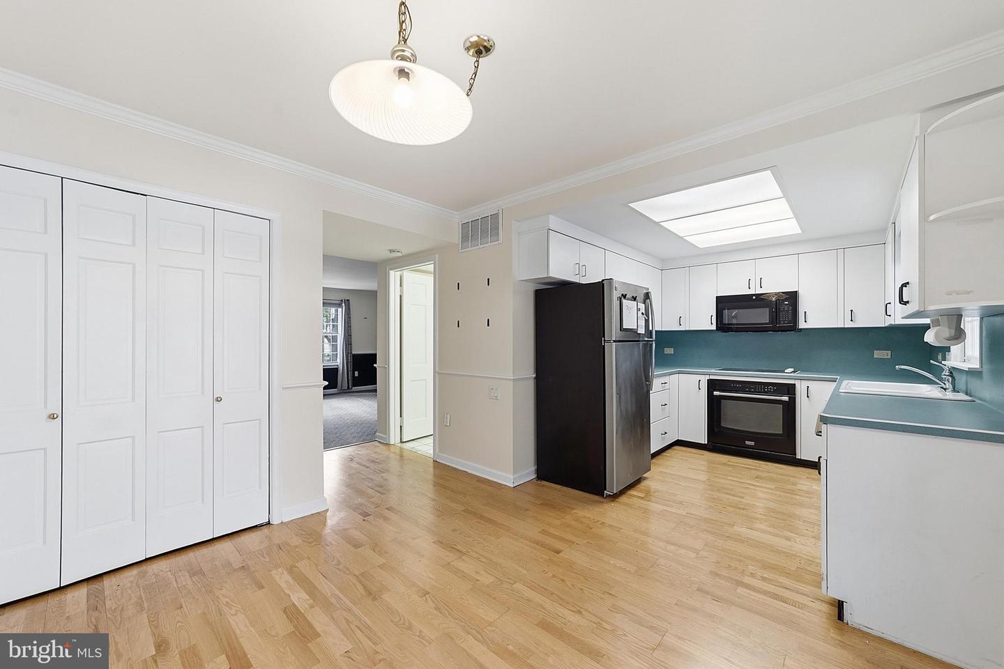 13 Sussex #c Property Photo 9