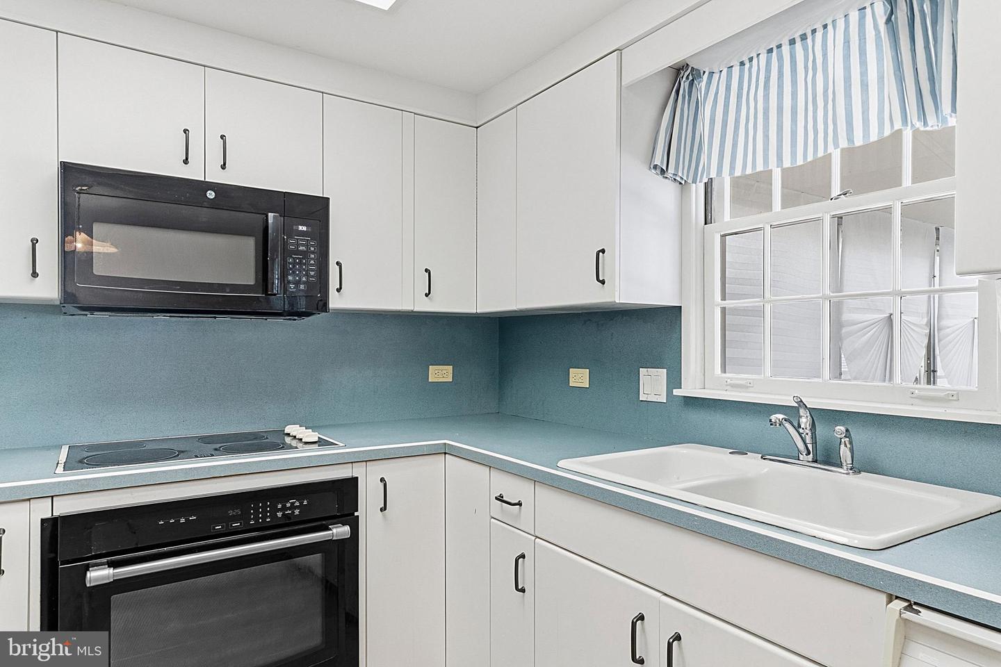 13 Sussex #c Property Photo 12
