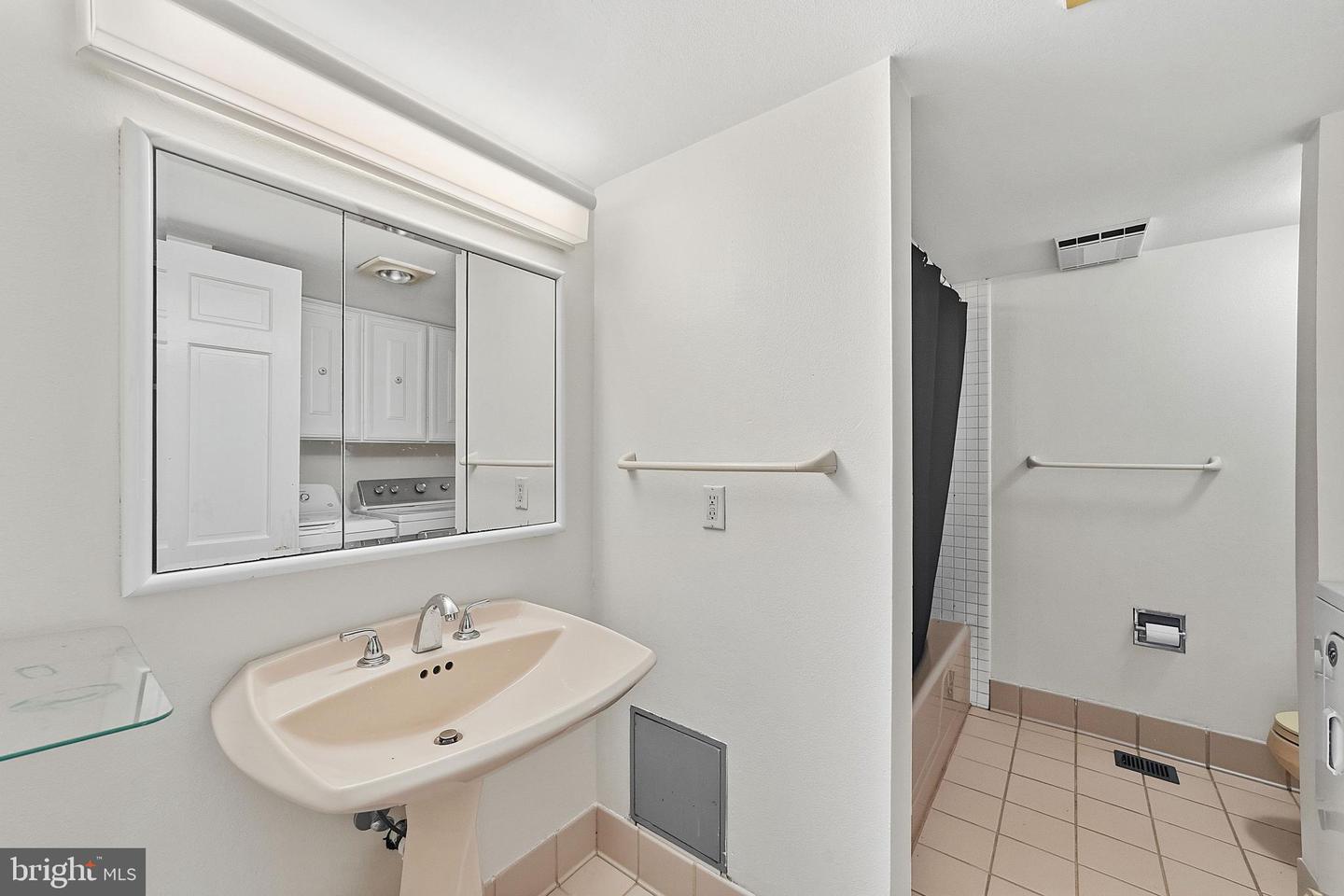 13 Sussex #c Property Photo 18
