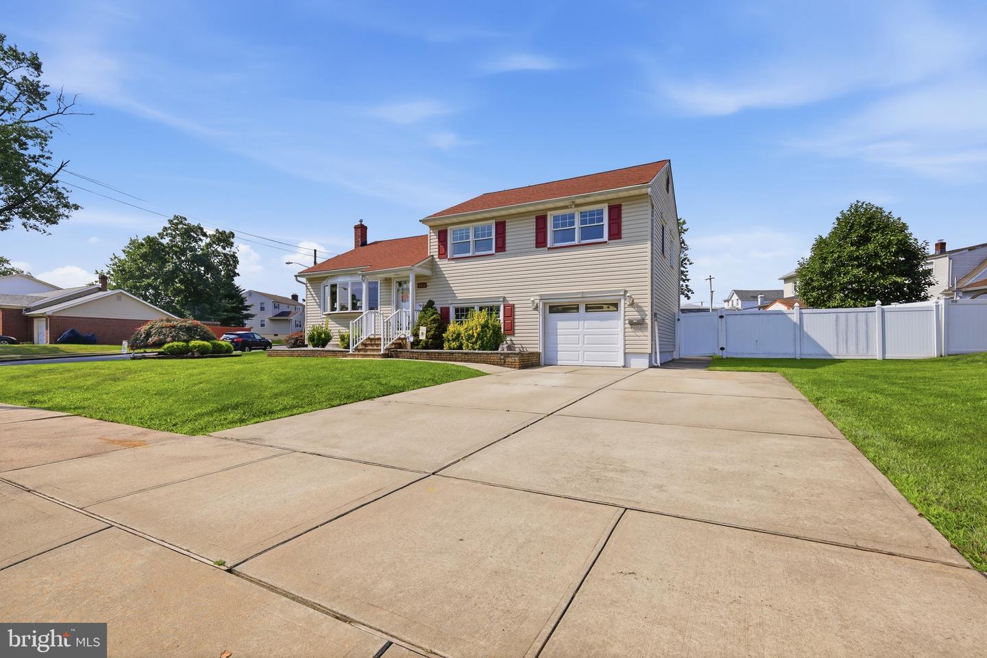 381 Carteret Property Photo 2
