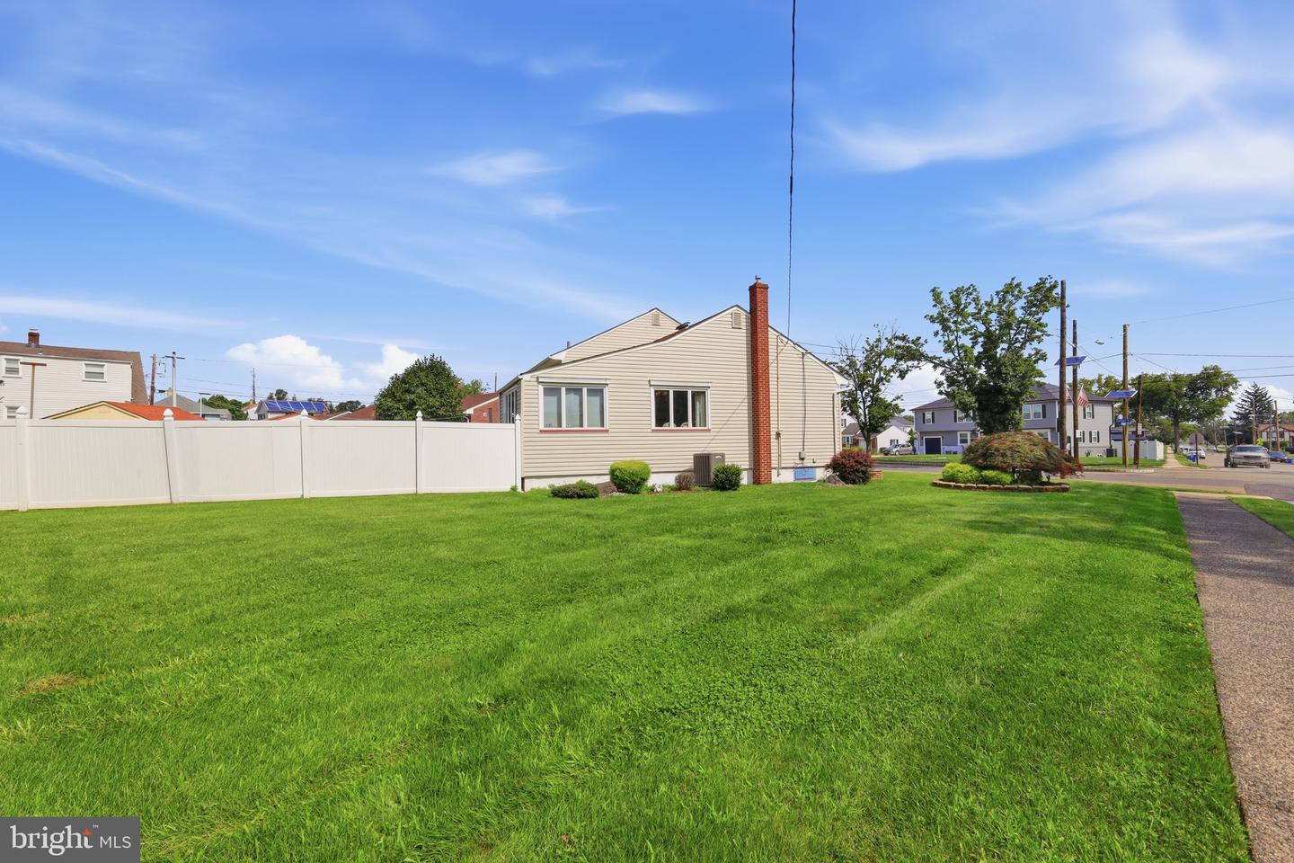 381 Carteret Property Photo 4