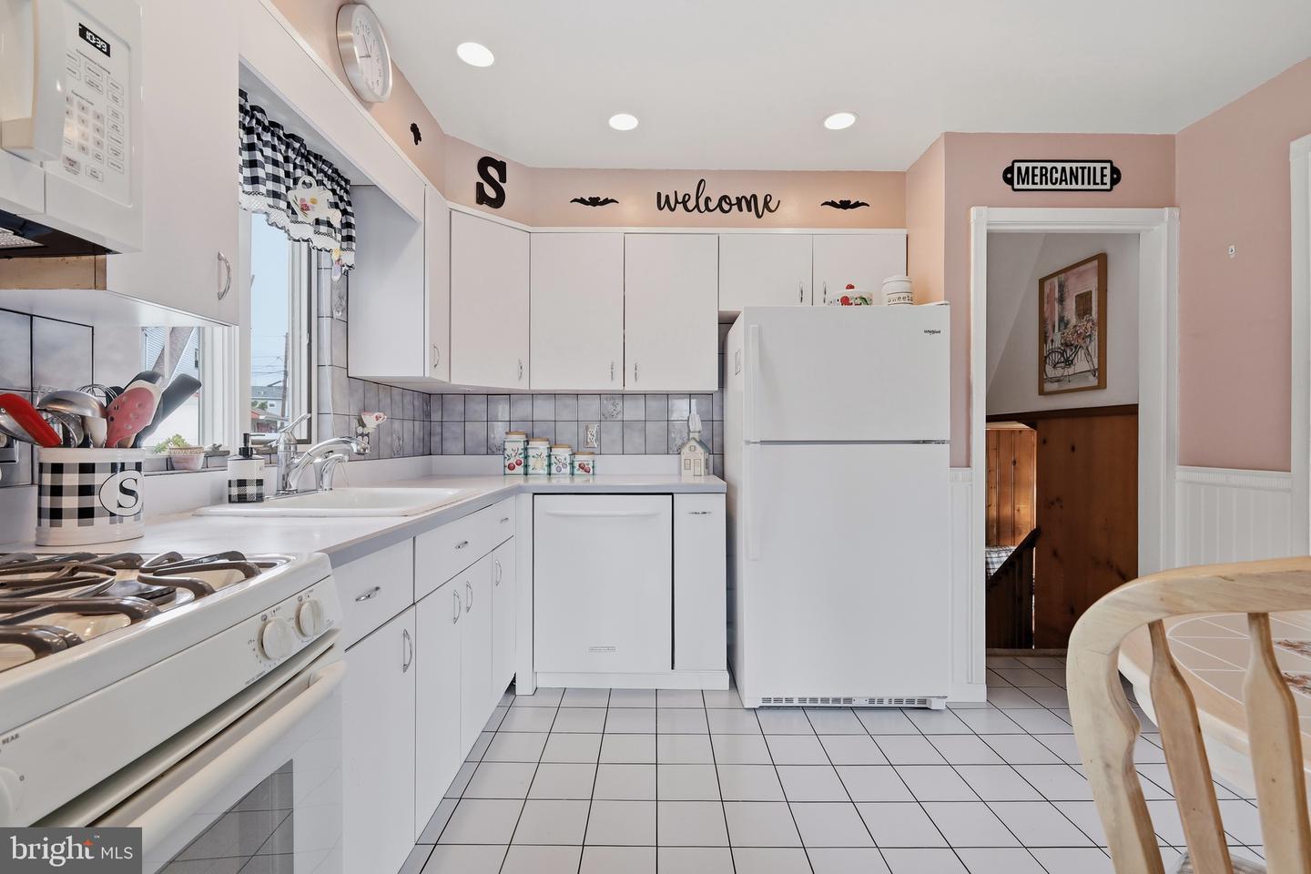 381 Carteret Property Photo 17