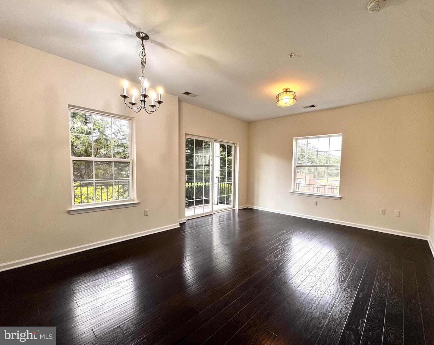 618 Strassle Way Property Photo 6