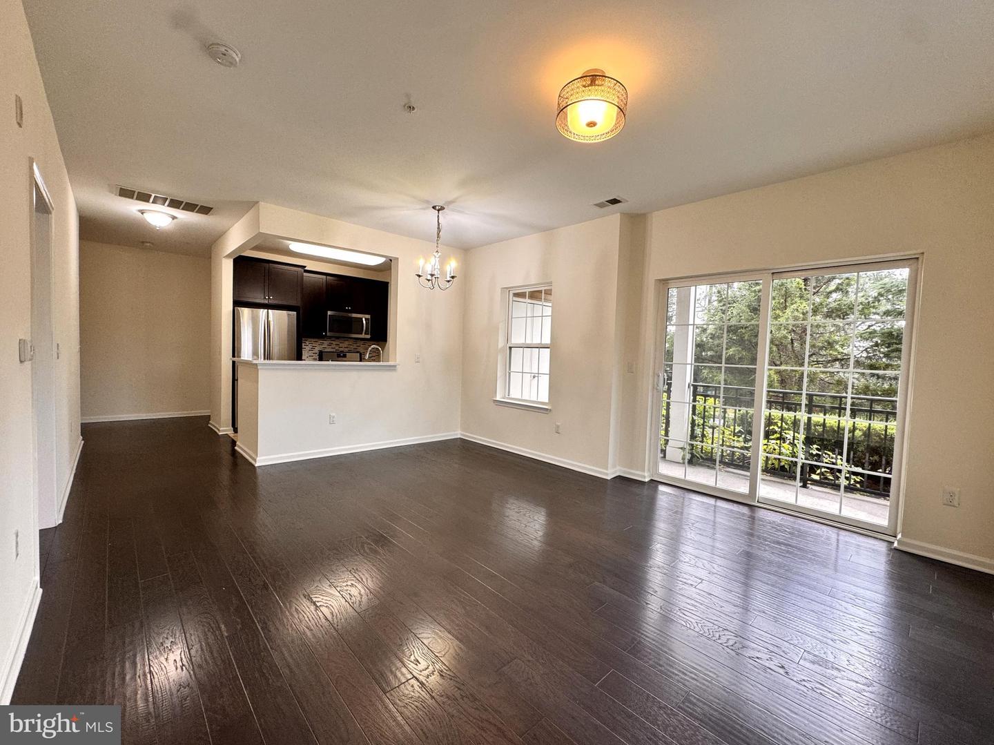618 Strassle Way Property Photo 8