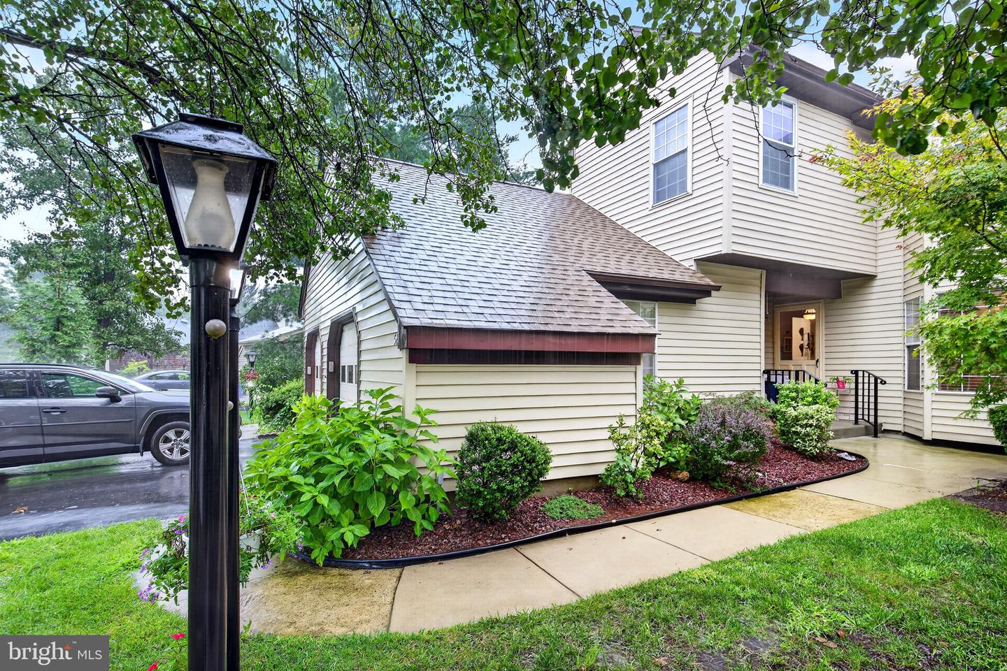 -5 Hillsborough Dr #b Property Photo 1