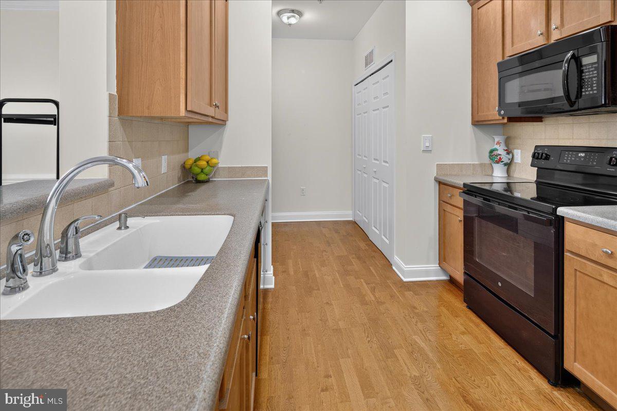 100 Middlesex 100 Middlesex Blvd #313 Property Photo 15