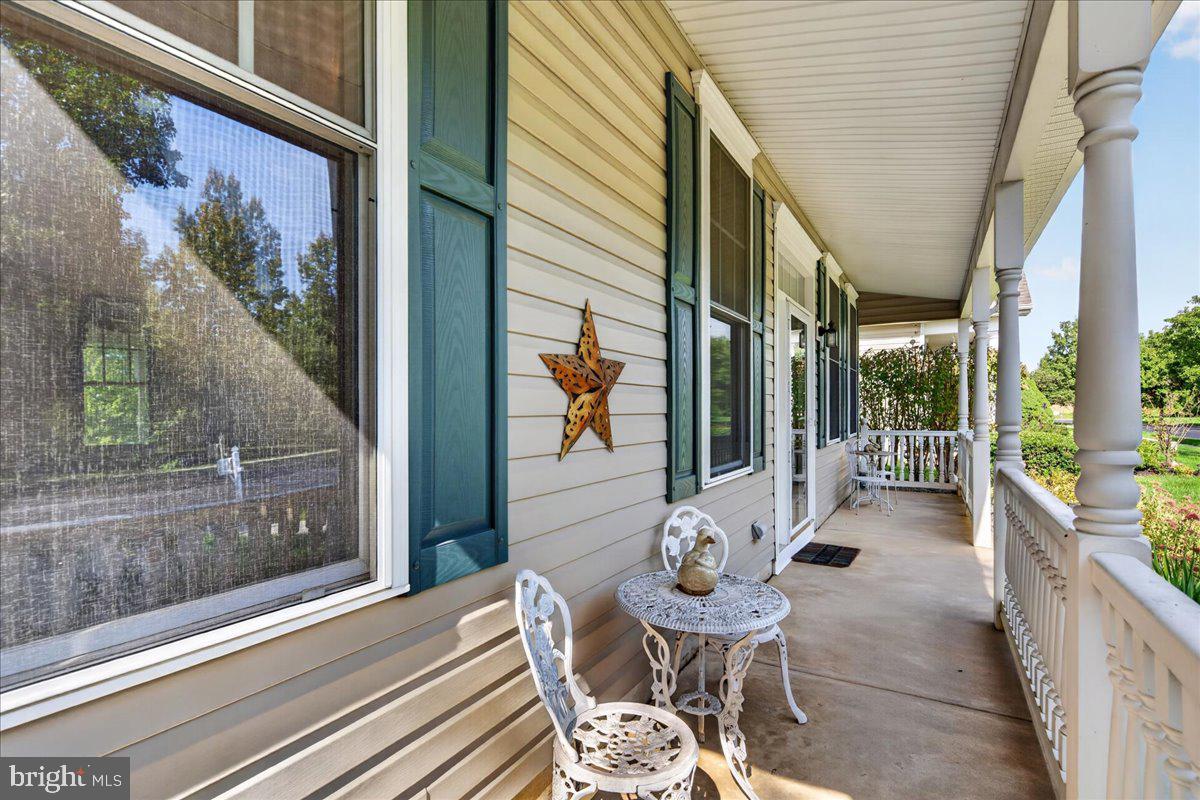 4 Spraul Ln Property Photo 2