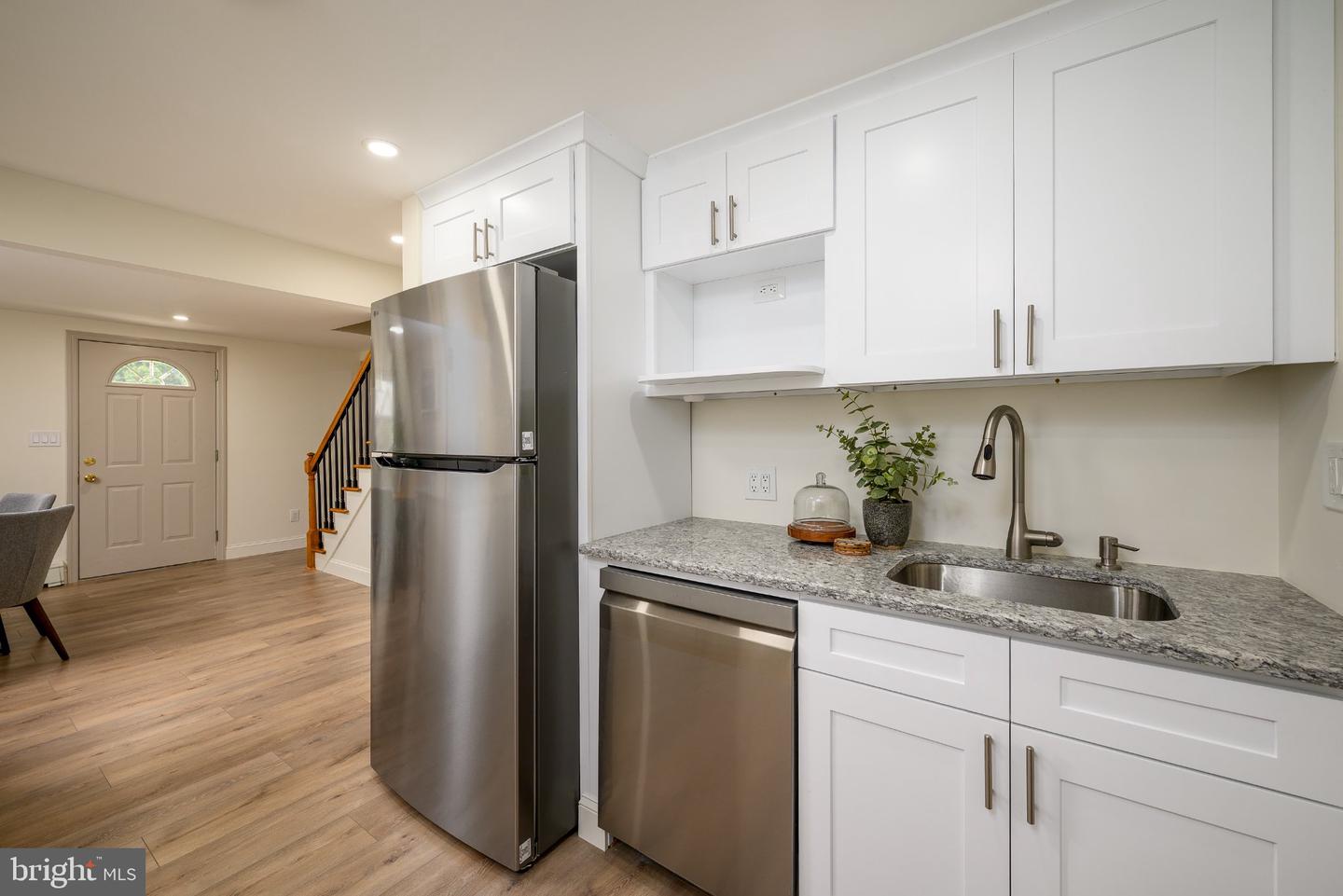 6 Avenue A Property Photo 8