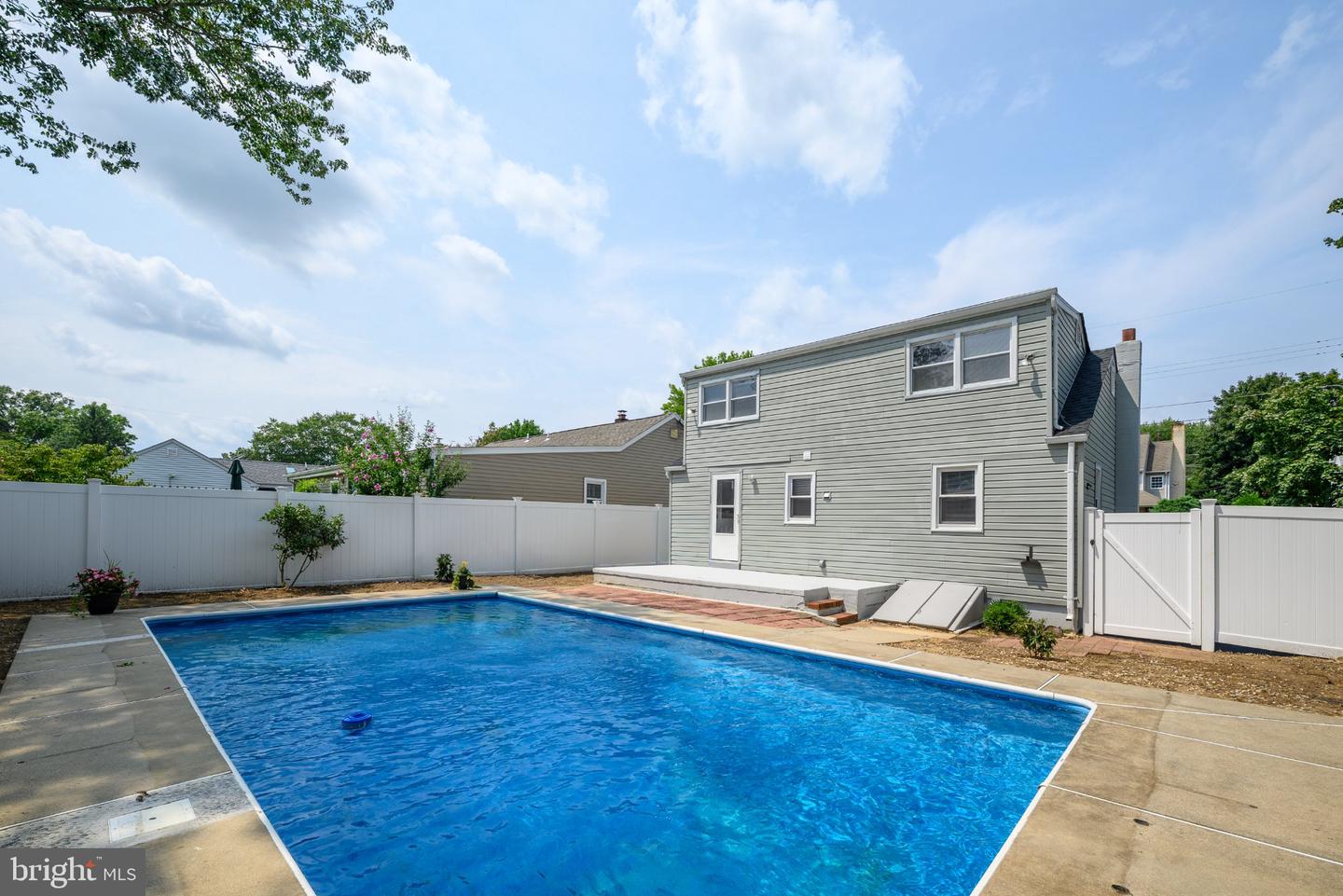 6 Avenue A Property Photo 22