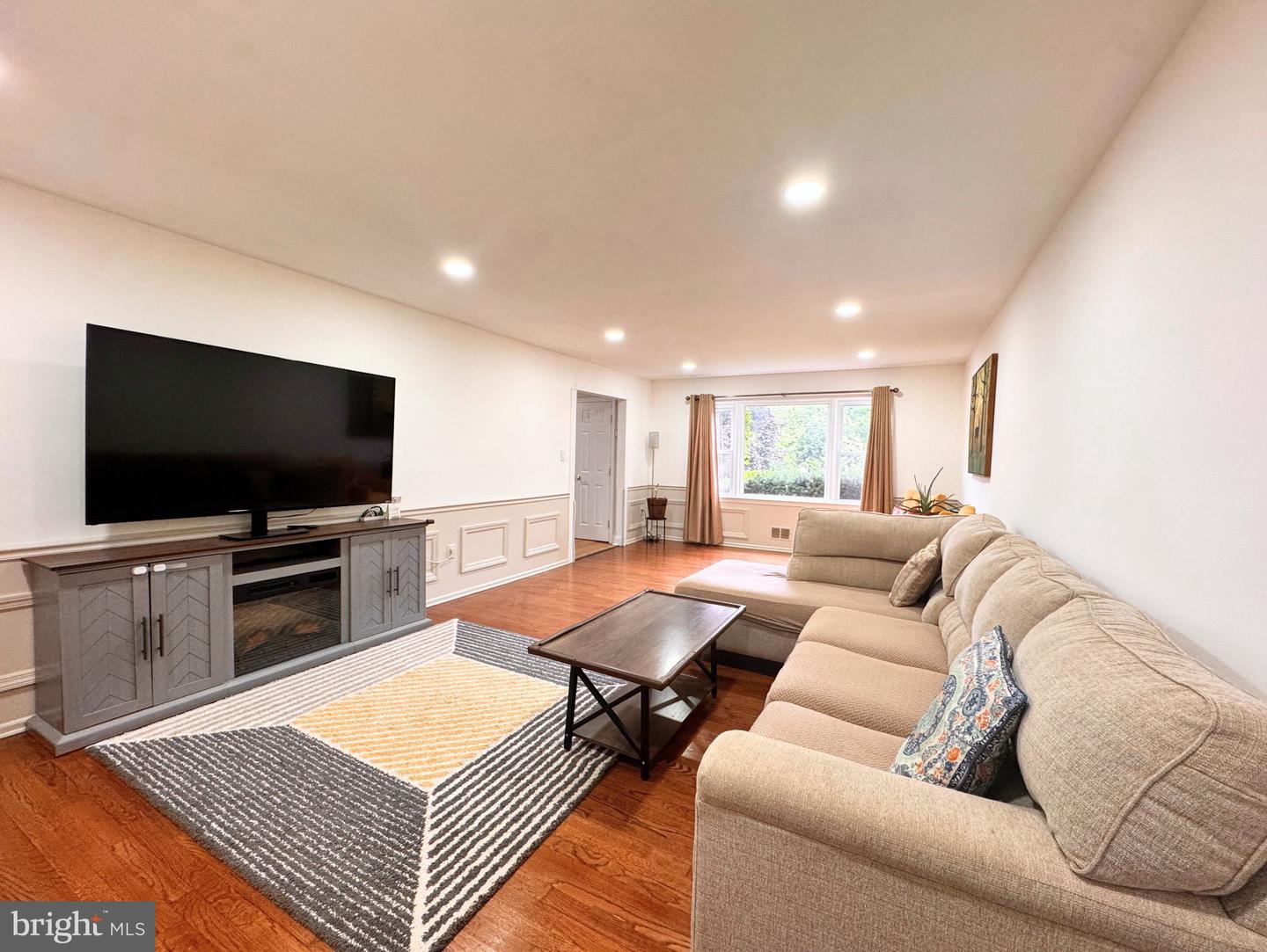 24 Poplar Ave Property Photo 6