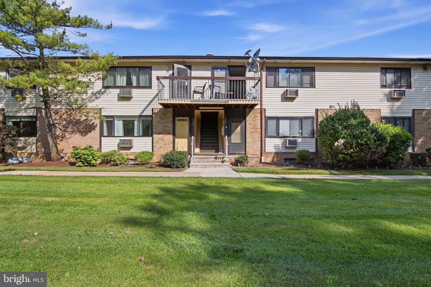 903 CRICKET LN