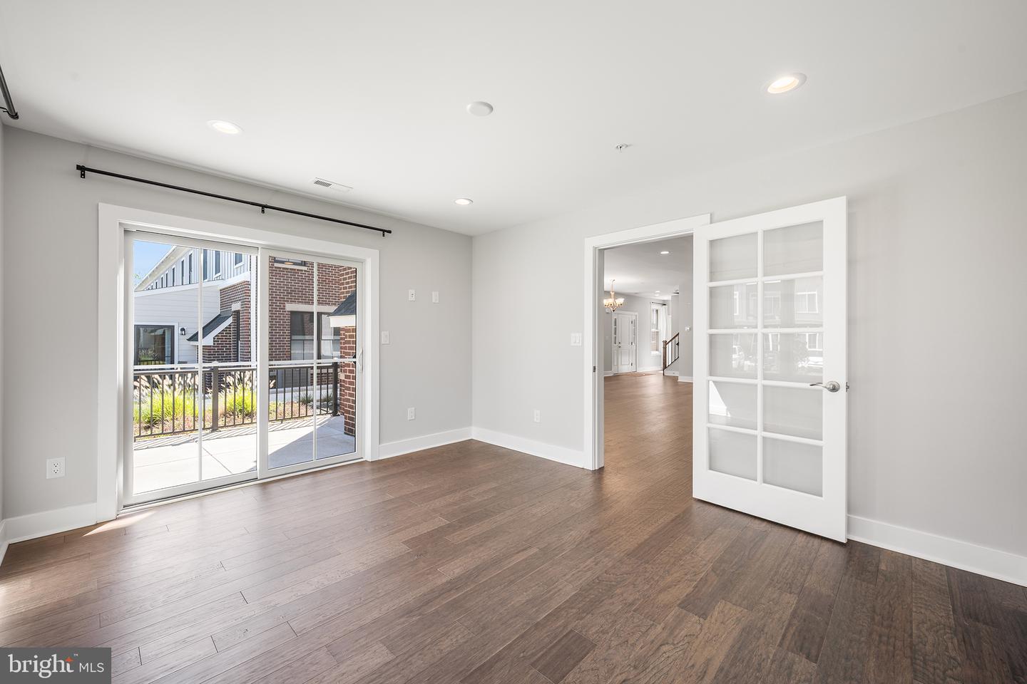 70 Riverwalk Property Photo 20