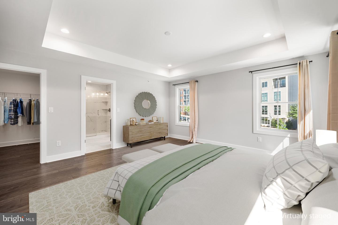 70 Riverwalk Property Photo 24