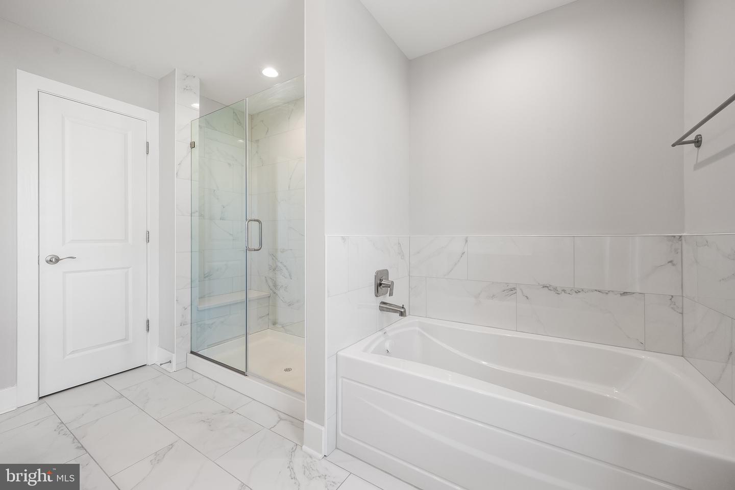 70 Riverwalk Property Photo 29