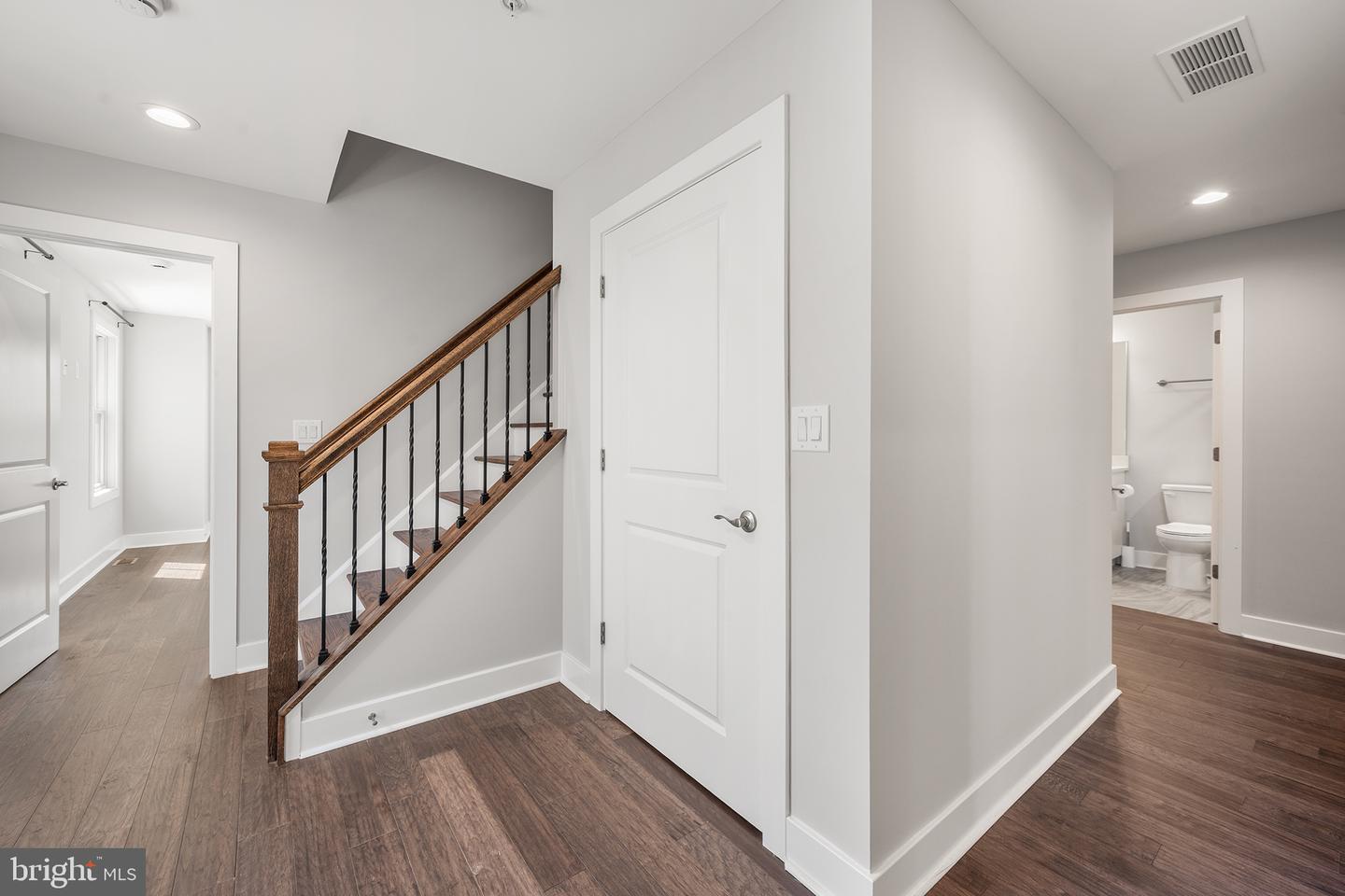 70 Riverwalk Property Photo 38