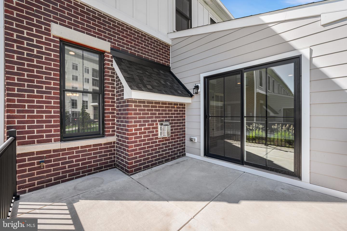 70 Riverwalk Property Photo 48