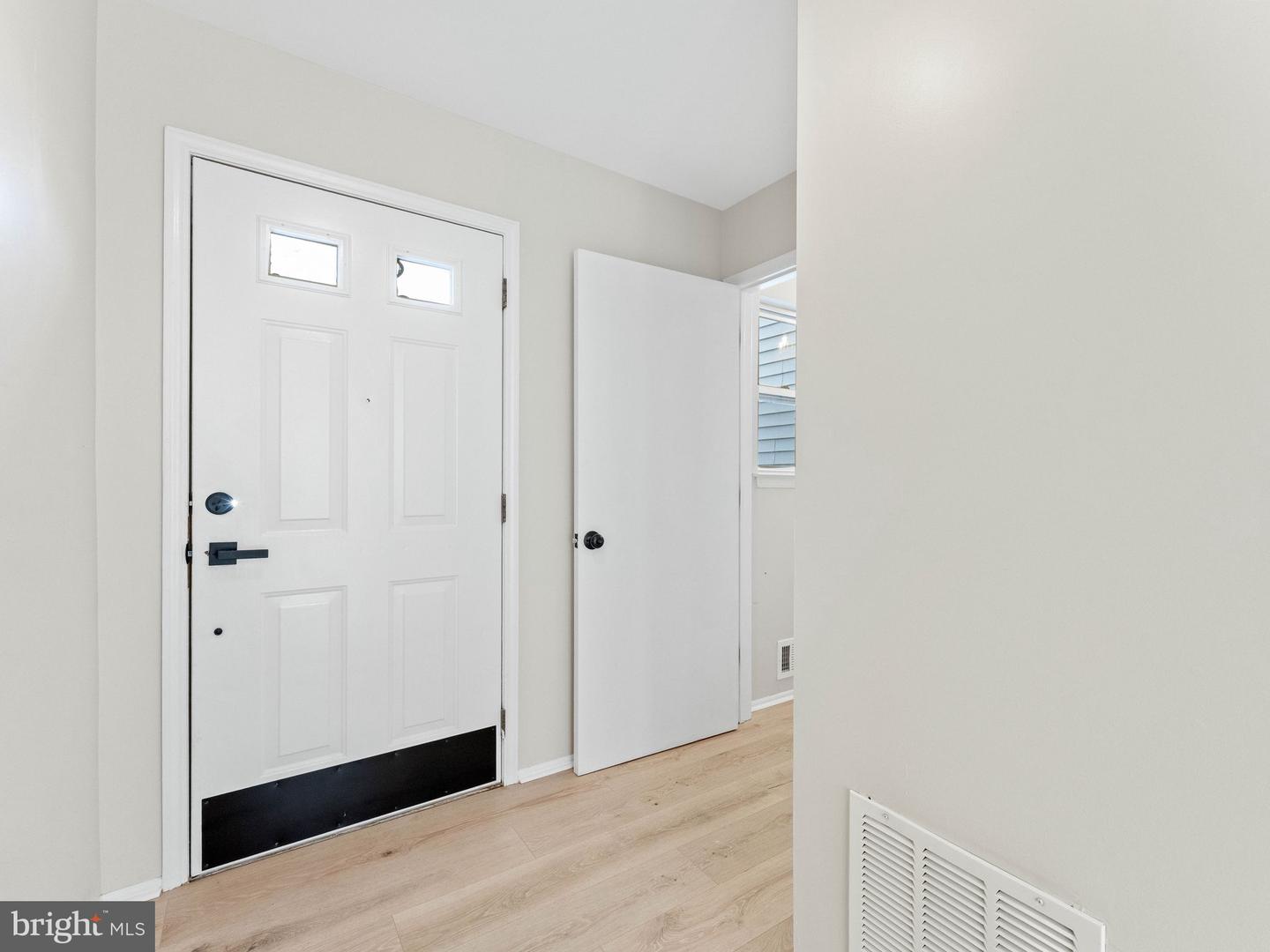 18 Spruce St Property Photo 5