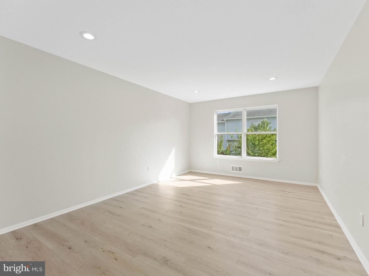 18 Spruce St Property Photo 10